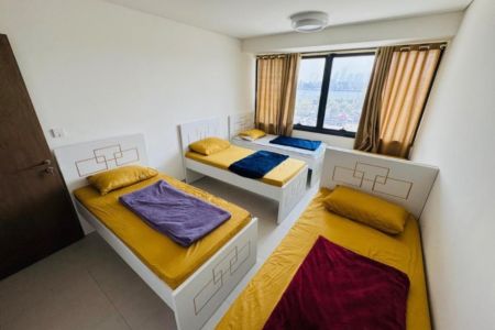 تخت در هاستل دیره دبی - ۵ تخته آقایان