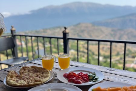 کلبه چوبی با ویو جذاب در رودبار - ویشان