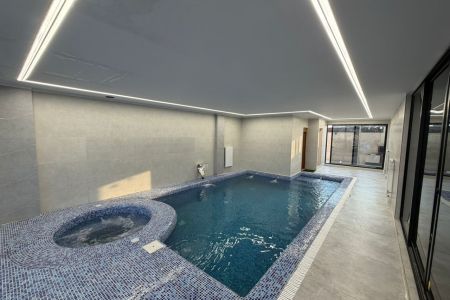 ویلا با استخر و جکوزی در چهارباغ - اغلان تپه