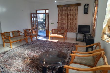 خانه حیاط دار در هچیرود - همکف