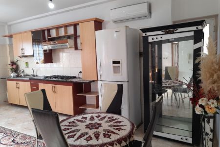 خانه حیاط دار در هچیرود - همکف