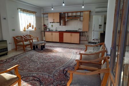 خانه حیاط دار در هچیرود - همکف