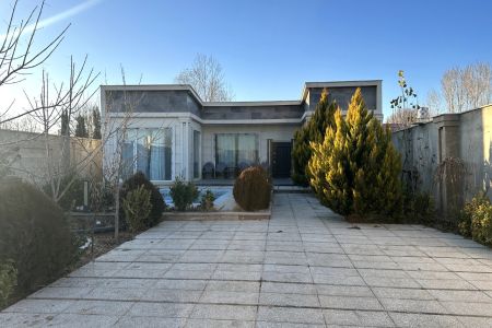 ویلا استخردار در چهارباغ - محمدآباد افشار