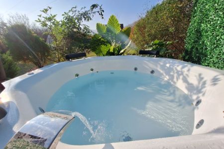 کلبه سوئیسی جکوزی دار در شاندرمن - اولم