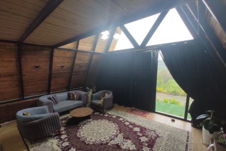 کلبه سوئیسی در سیاهکل - بیجار پشت