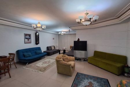 خانه با وان جکوزی در تهران - طبقه سوم