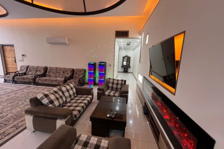 ویلا استخردار در چهارباغ - محمدآباد افشار