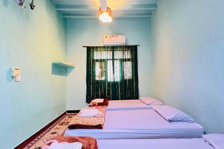 بوم گردی در جزیره هرمز - اتاق سه نفره