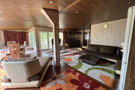 جناح مفروش في شمشك، طهران