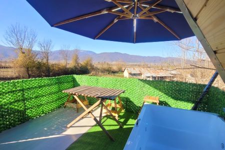 کلبه سوئیسی جکوزی دار در شاندرمن - پیرسرا