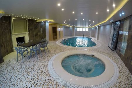 ویلا استخردار چهار طبقه در چابکسر - ۶ خوابه