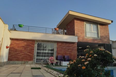 ویلا دوبلکس استخردار در چهارباغ - ملک‌آباد
