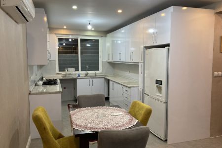 سوئیت نزدیک چهار راه حشمت رشت - طبقه دوم