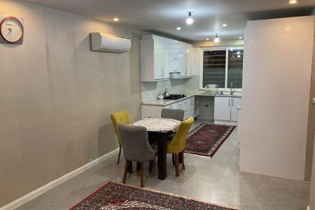 سوئیت نزدیک چهار راه حشمت رشت - طبقه دوم