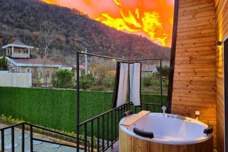 کلبه چوبی جکوزی دار در هچیرود - سرچشمه