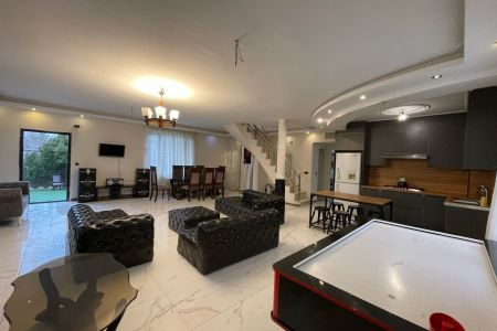 ویلا دوبلکس استخردار در چهارباغ - آغچه حصار