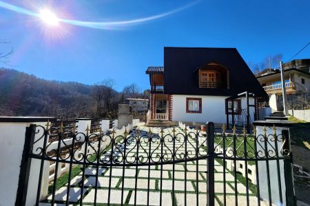 ویلا جنگلی با ویو کوه در بابل - آری