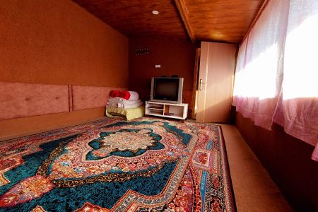 اتاق در خمام - مرزدشت - طبقه دوم