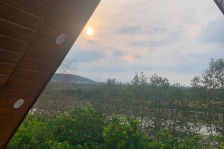 کلبه سوئیسی جکوزی دار کنار رودخانه در بابلکنار