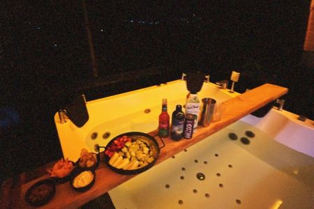 کلبه سوئیسی جکوزی دار در بابلکنار - درازکلا