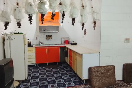 سوئیت در مهریز - زیر همکف