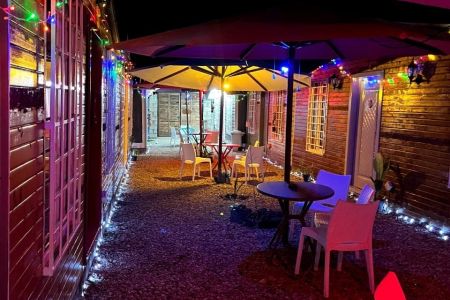 سوئیت کانکسی نزدیک ساحل در هرمز - واحد یاسی