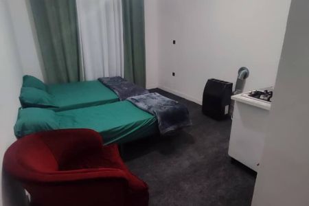 سوئیت نزدیک میدان انقلاب - همکف - واحد ۱یا۲