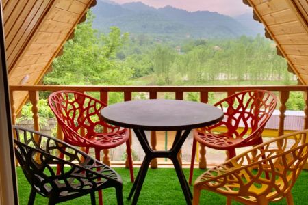 کلبه سوئیسی در قلعه رودخان - سیدآباد