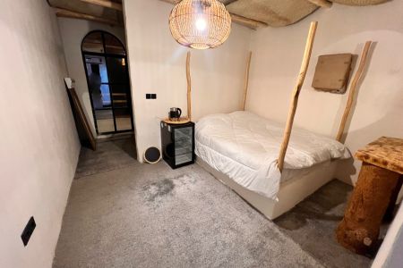 بومگردی لب دریا در قشم - سلخ