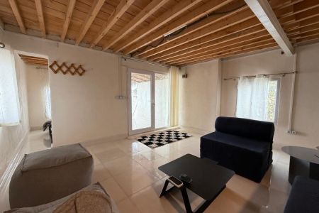 خانه با تراس رو به دریا در جزیره هرمز - ط۲