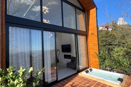 کلبه جنگلی با ویو کوه و دریا در اربه کله