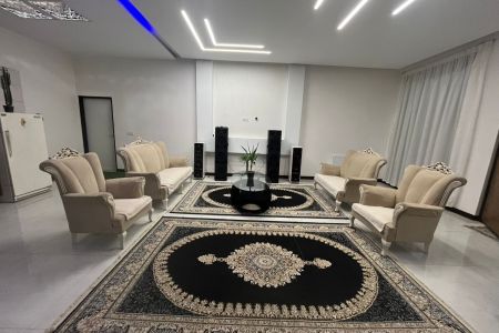 Villa with Pool in Chaharbagh - Zaferanieh Town