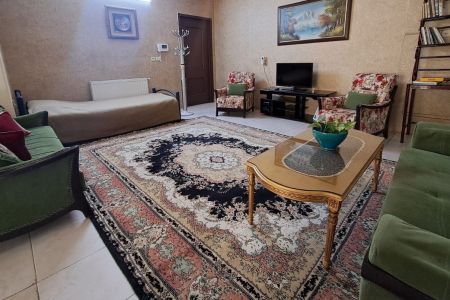 سوئیت در اصفهان - با حیاط نقلی - نیکنام