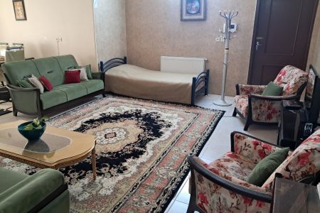 سوئیت در اصفهان - با حیاط نقلی - نیکنام