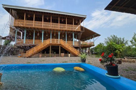 خانه روستایی و سنتی در لاهیجان - دموچال