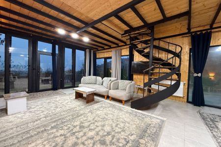 کوخ سویسری مع مسبح فی ماسال - کیشه خانی