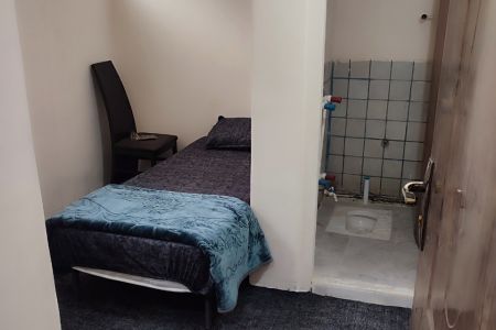 اتاق نزدیک میدان انقلاب تهران - زیر همکف