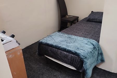 اتاق نزدیک میدان انقلاب تهران - زیر همکف