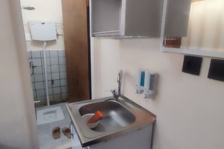 اتاق نزدیک میدان انقلاب تهران - زیر همکف