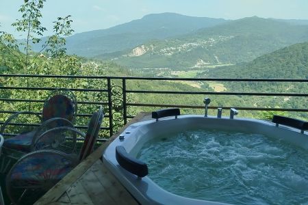 ویلا جنگلی با وان جکوزی در لفور