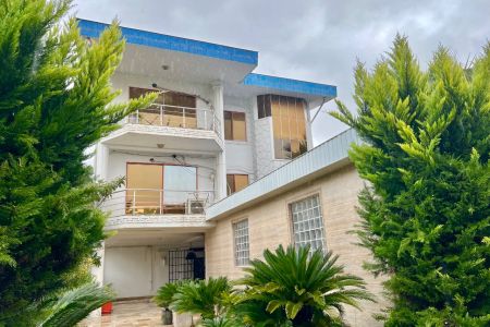 خانه با استخر سانسی در خط هشت چالوس - ط۲