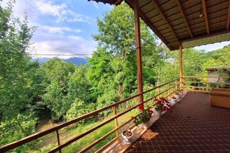 کلبه چوبی در سیاهدول ماسال - نزدیک رودخانه