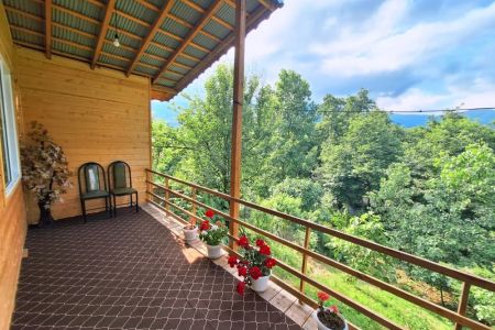 کلبه چوبی در سیاهدول ماسال - نزدیک رودخانه