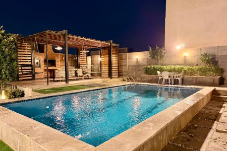 ویلا دوبلکس استخردار در چهارباغ - دهکده ورزشی