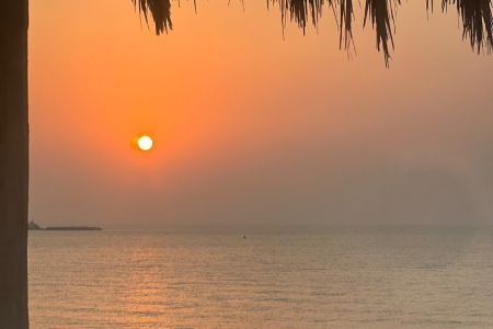 خانه با تراس رو به دریا در جزیره هرمز - ط۲