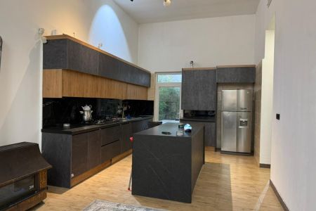 ویلا استخردار در چهارباغ - سنقرآباد