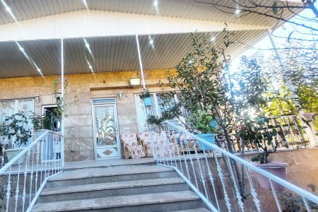 فيلا بحديقة في إيلام