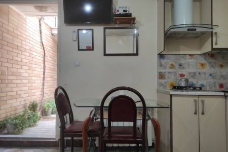 سوئیت در تهران - سیمون بولیوار- حیاط دار