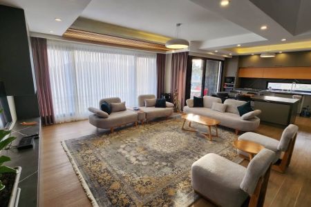 ویلا دوبلکس استخردار در پردیس - گلدره