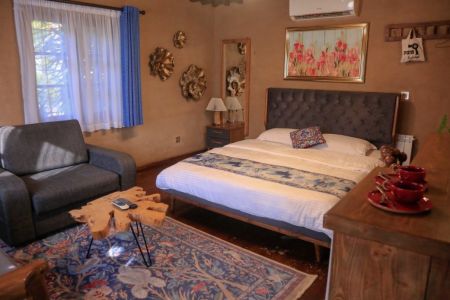 کلبه چوبی کاهگلی در جاده سه هزار - افرا